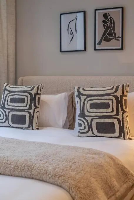 Appartement Cityscape Haven: Stylish Studio Le Cap