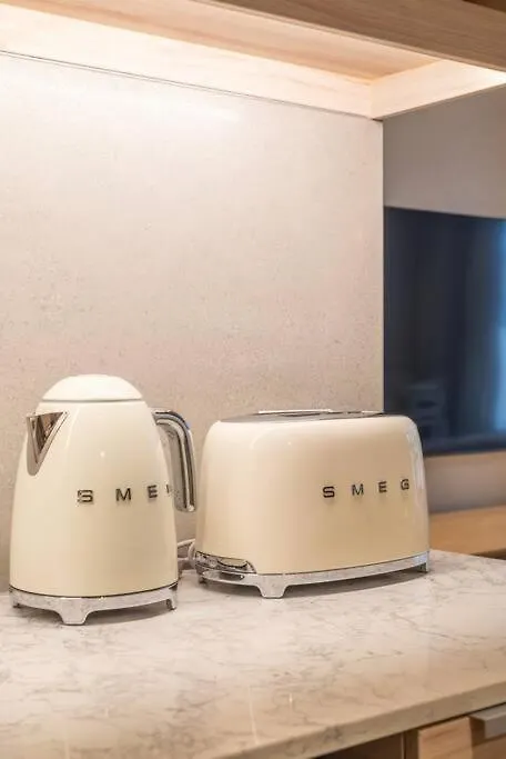 Cityscape Haven: Stylish Studio Le Cap 0*,